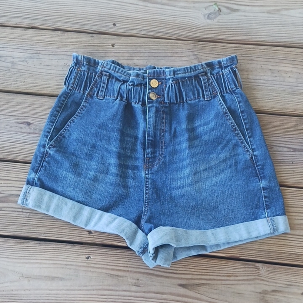 No Boundaries woman's jean shorts size M